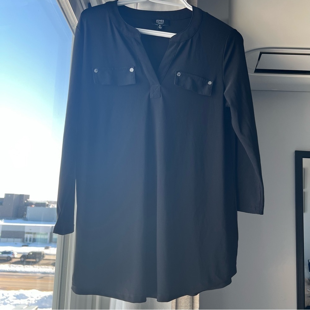 Jones Newyork black tunic top, soft material, NWOT, Medium, blouse, shirt